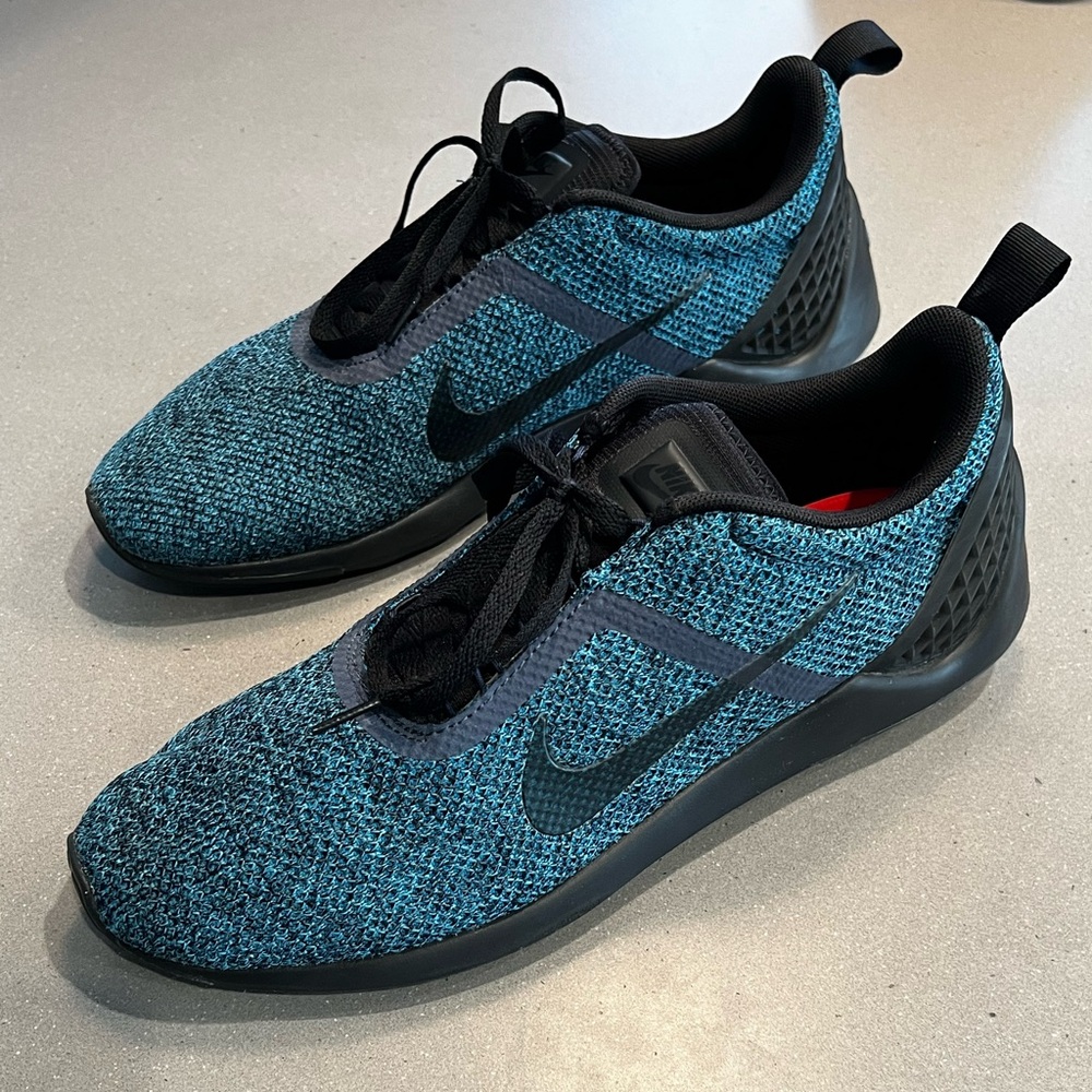 Nike Lunarestoa 2 SE Men’s Running Shoe. Size 12.